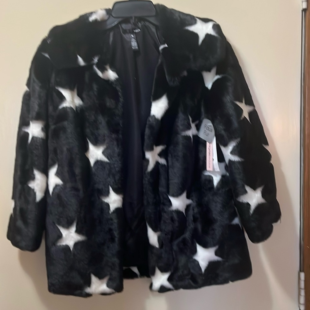 NWT Aqua Faux Fur Collar Jacket.  XS. Fully Lined. Black with White Stars.
